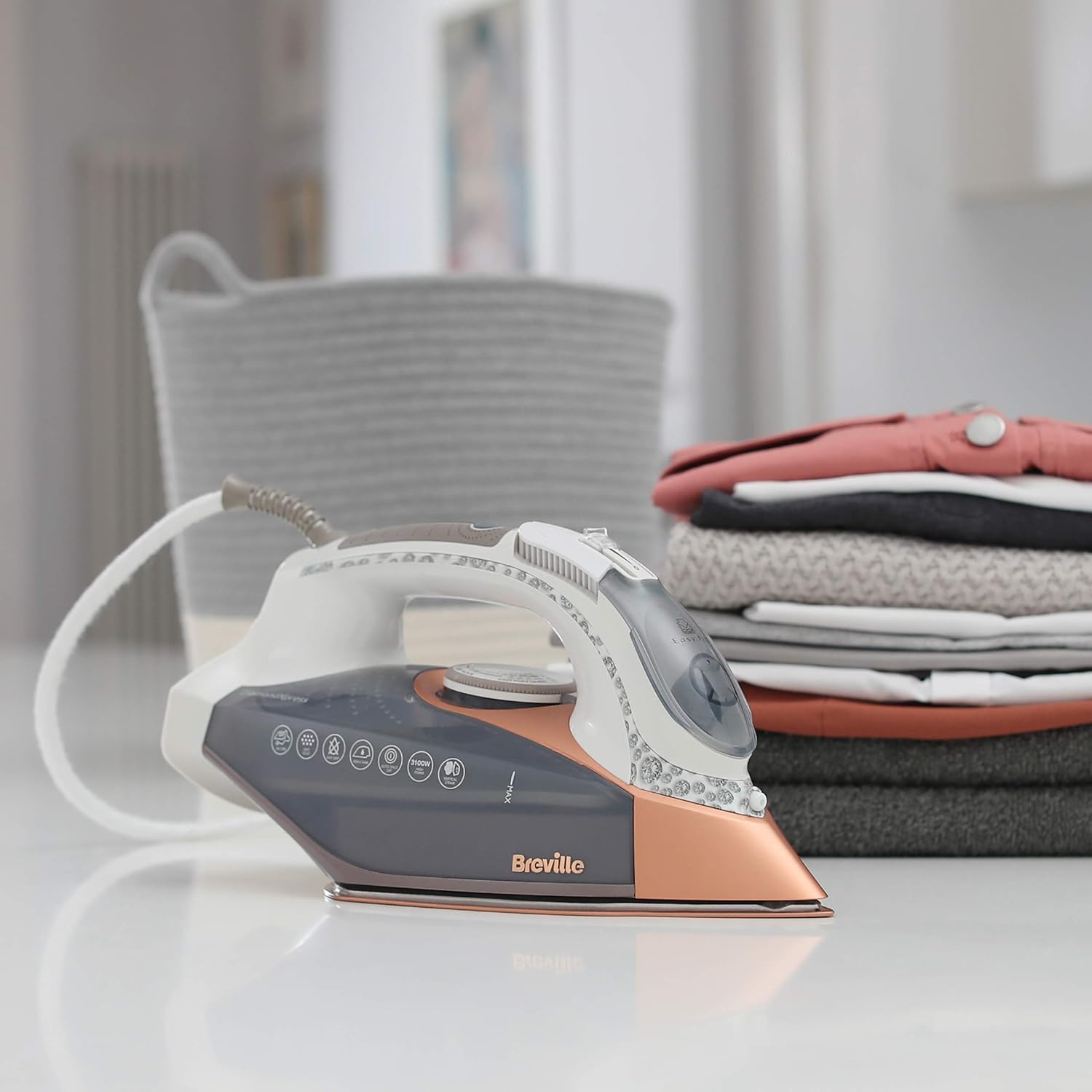 Breville DiamondXpress Steam Iron | 3100 W | 200G Steam Shot | Multi-Directional Diamond Ceramic Soleplate | 400 ml Easy-Fill Water Tank White & Rose Gold | VIN401