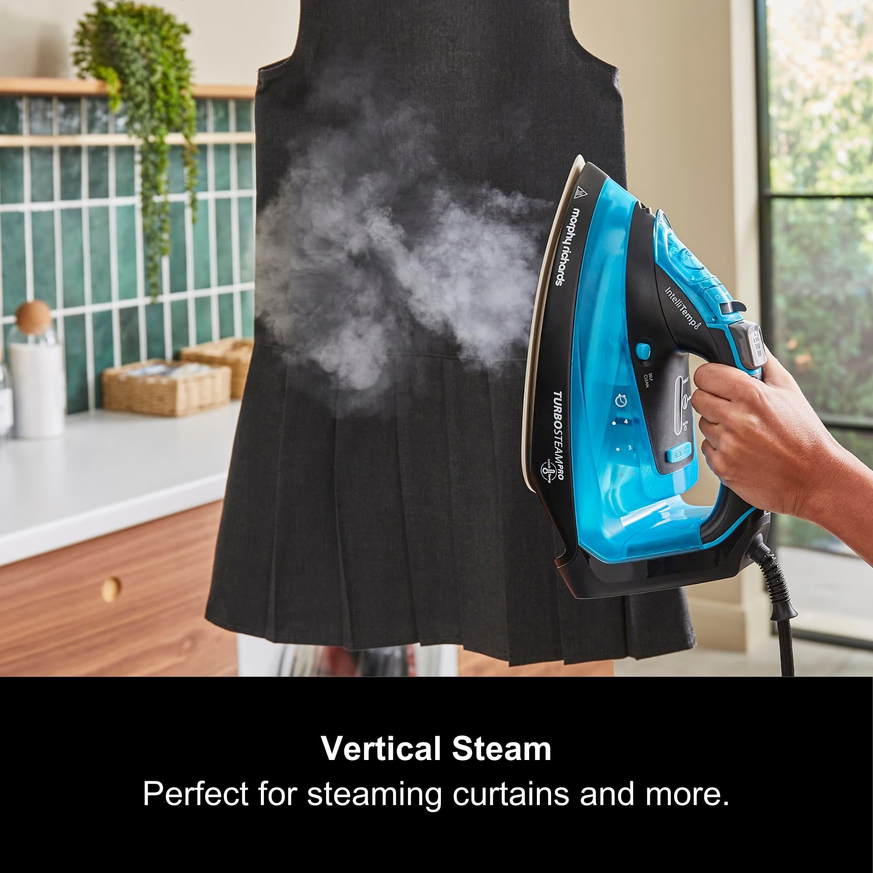 Morphy Richards Crystal Clear Steam Iron, Ceramic Non-stick Soleplate, 120g Steam Boost, 35g Steam Output, 350ml Water tank, Self-Clean, Auto Switch off, 2.5m Cord, 2400W, Gold & Black, 300302
