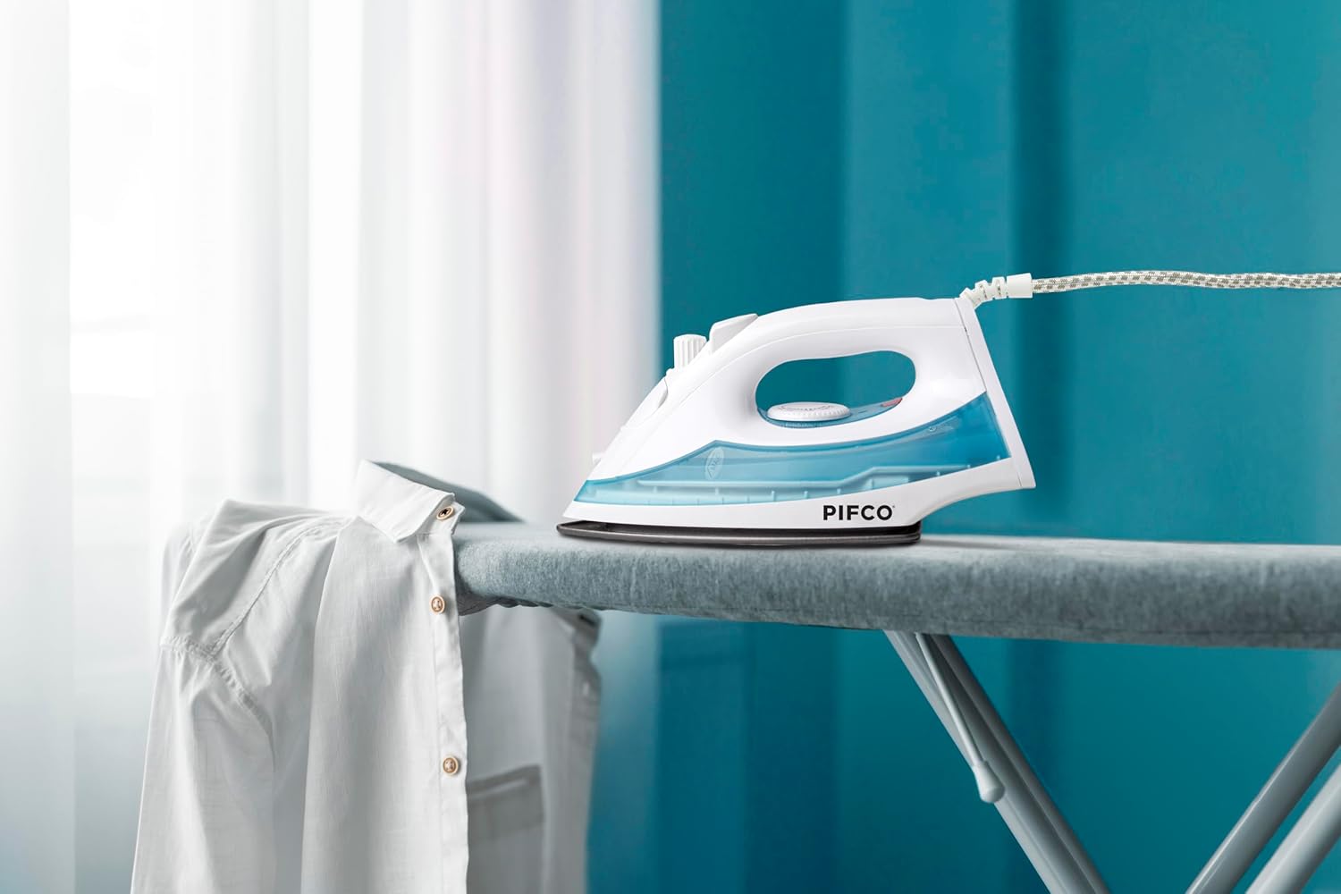 PIFCO Easy Steam Iron - Non-stick Soleplate - Lightweight - 2000w - 10ml Water Cup - 2m Cord - Variable Steam Control - Auto Shut-off - Burst Steam Function