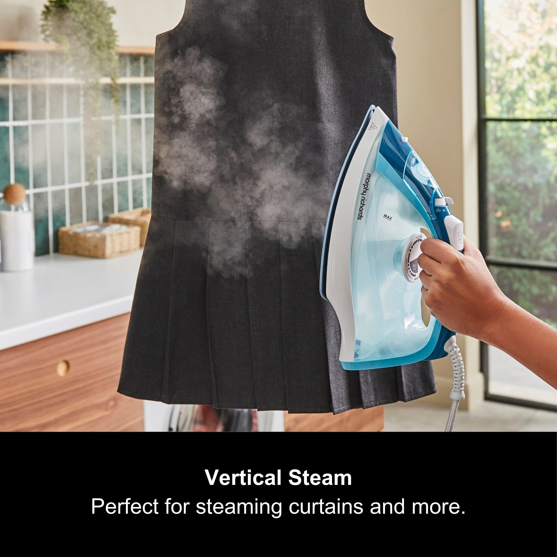 Morphy Richards Crystal Clear Steam Iron, Ceramic Non-stick Soleplate, 120g Steam Boost, 35g Steam Output, 350ml Water tank, Self-Clean, Auto Switch off, 2.5m Cord, 2400W, Gold & Black, 300302