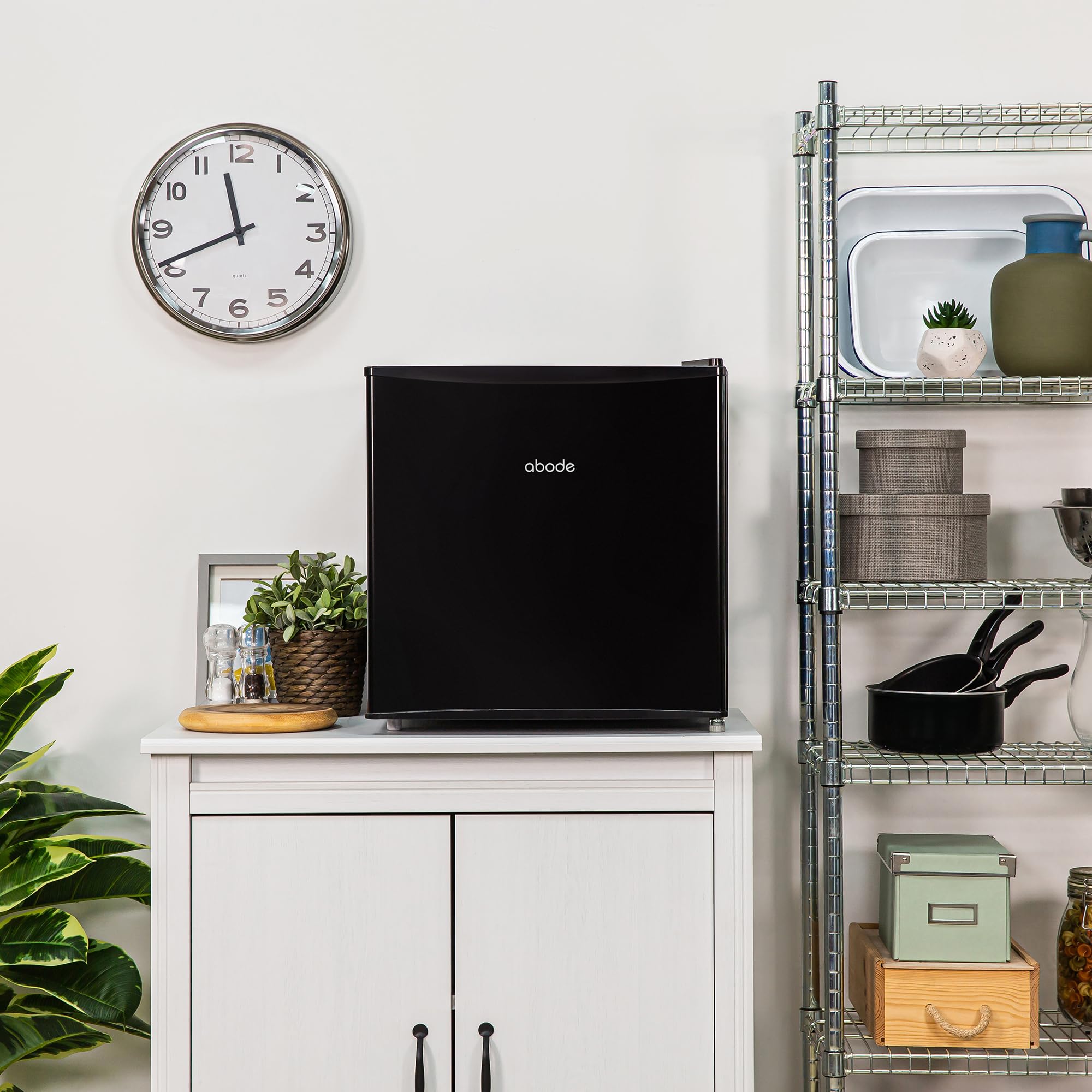 Abode Table Top Mini Fridge White Freestanding 43 Litre Capacity with Reversible Door & Ice Box, Adjustable Feet & 1 Wire Shelf ATTF0E1W (White)