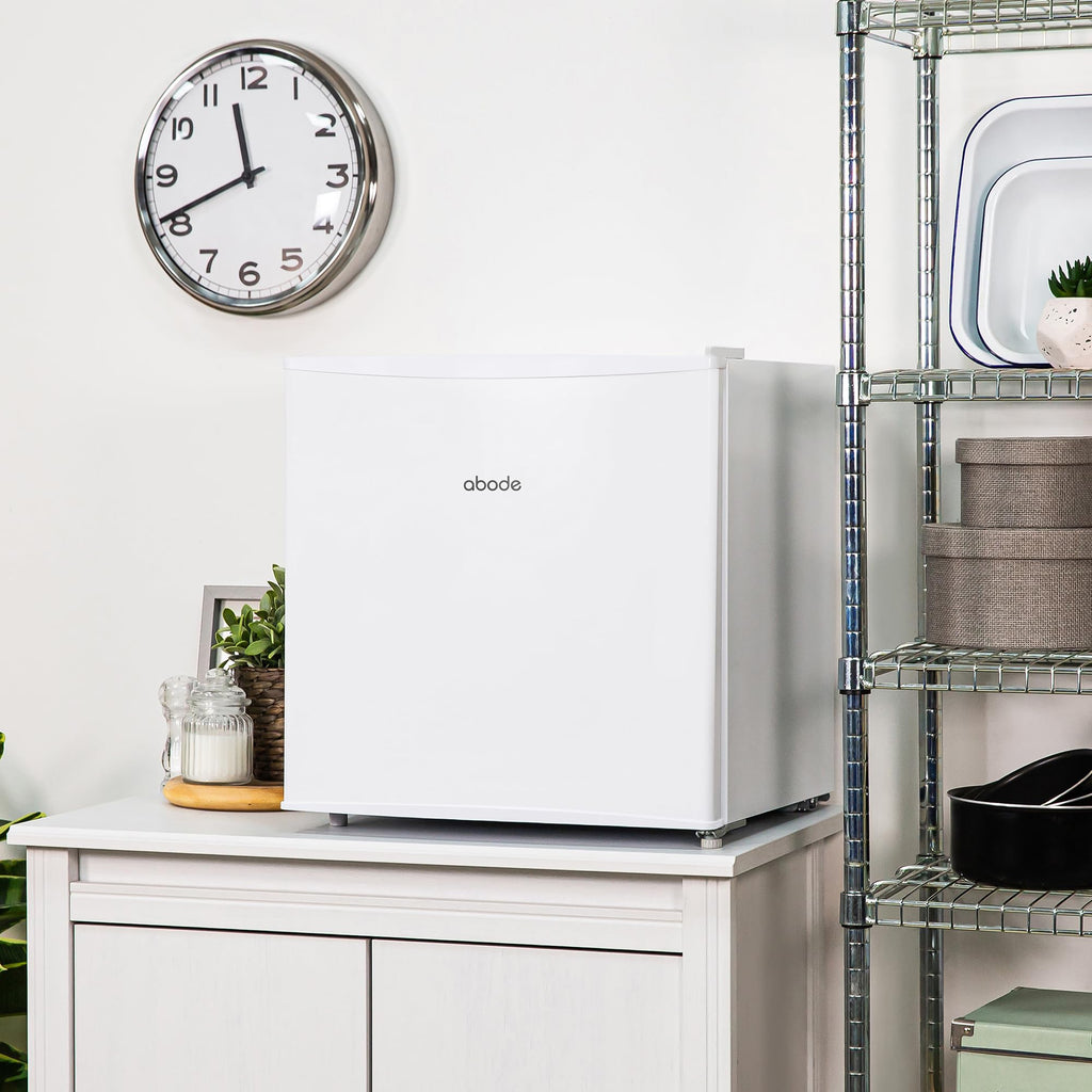 Abode Table Top Mini Fridge White Freestanding 43 Litre Capacity with Reversible Door & Ice Box, Adjustable Feet & 1 Wire Shelf ATTF0E1W (White)