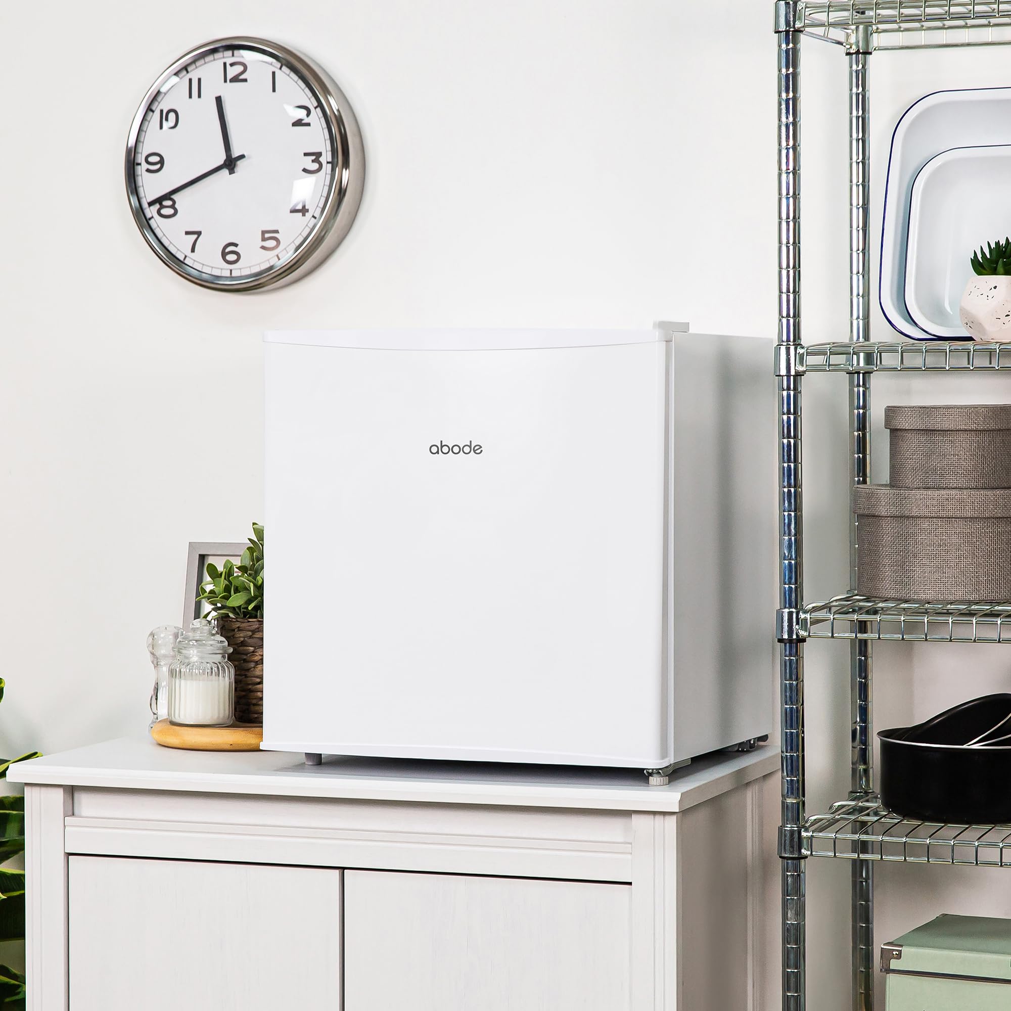 Abode Table Top Mini Fridge White Freestanding 43 Litre Capacity with Reversible Door & Ice Box, Adjustable Feet & 1 Wire Shelf ATTF0E1W (White)