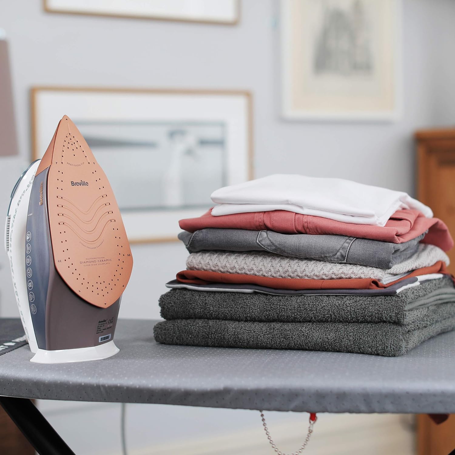 Breville DiamondXpress Steam Iron | 3100 W | 200G Steam Shot | Multi-Directional Diamond Ceramic Soleplate | 400 ml Easy-Fill Water Tank White & Rose Gold | VIN401